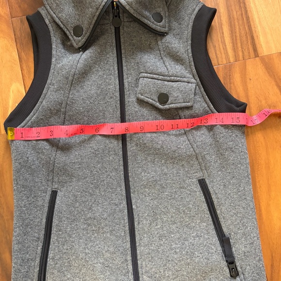 Burton Grey Sleeveless Hoodie Vest XSmall. - Picture 8 of 11
